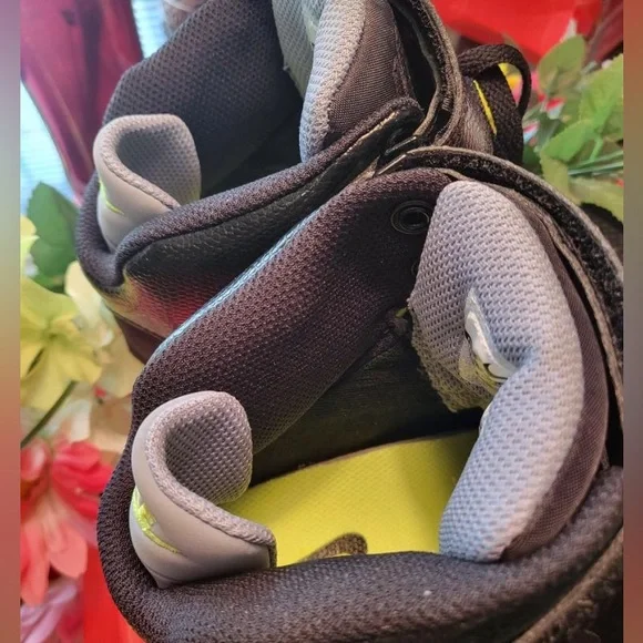 Nike Women’s Sneakers - Picture 6 of 8